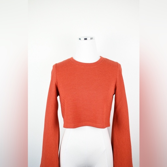 Band Of The Free Alize Bell Sleeve Crop Sweater - Picture 8 of 9